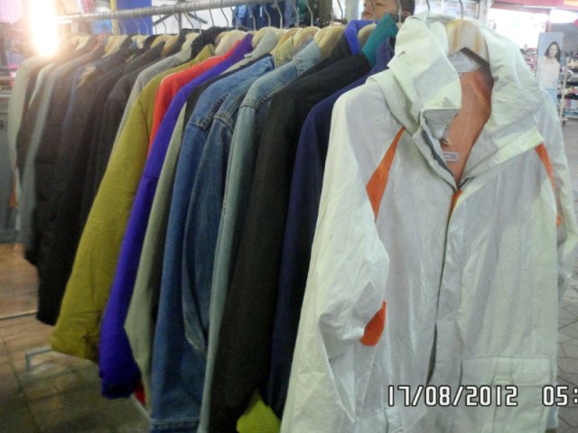 เสื้อกันหนาวมือสองจากไต้หวันและเกาหลี คุณภาพเยี่ยมราคาไม่แพง! รูปที่ 1