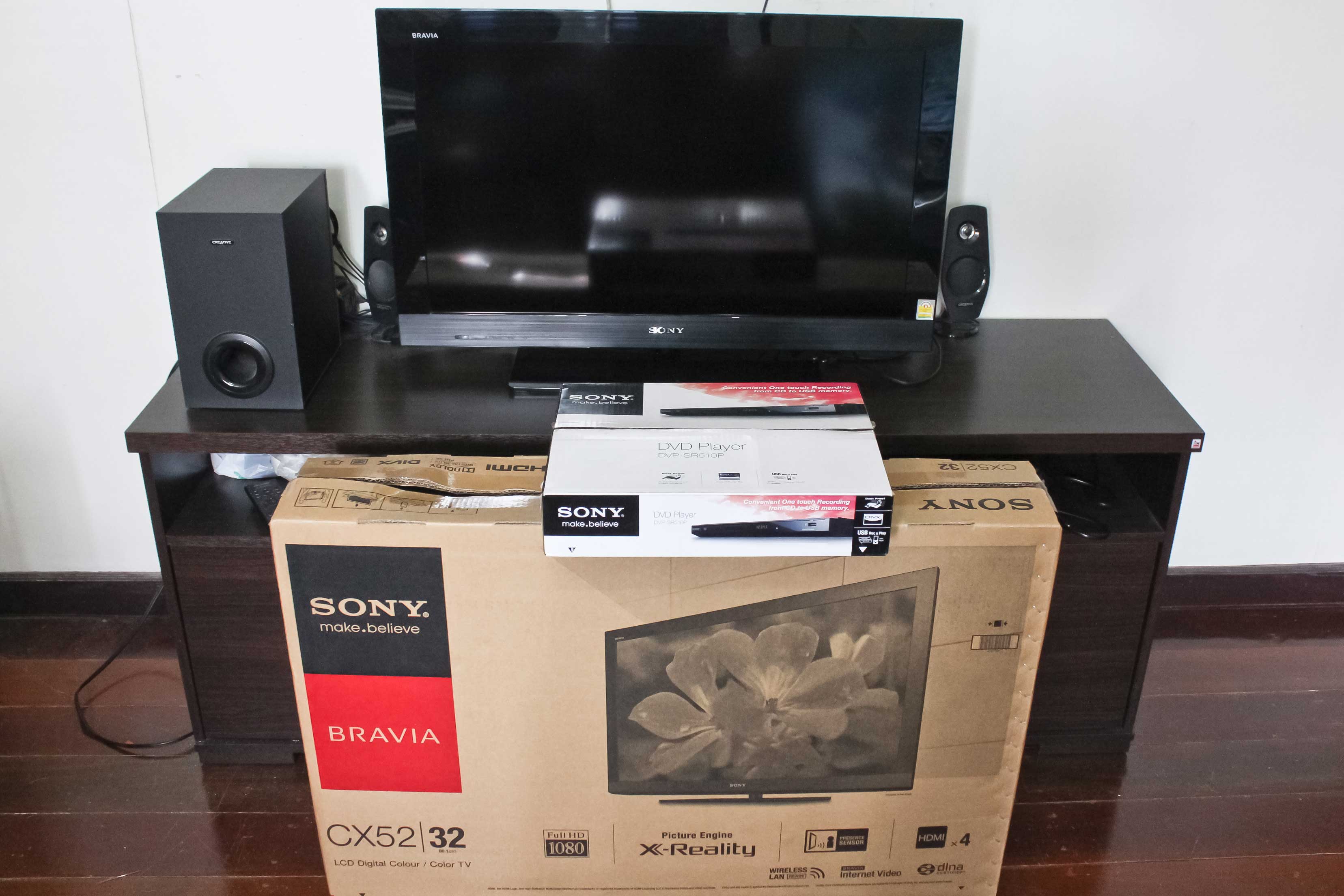 ขายทีวีจอแบน LCD SONY BRAVIA 32 CX52 + แถมเครื่องเล่น SONY DVD-SR510P 1 เครื่อง รูปที่ 1