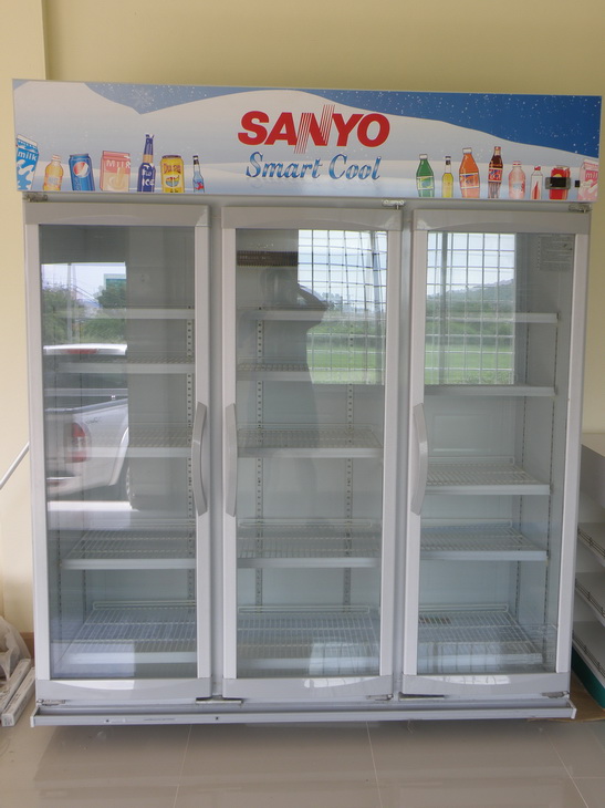 ขาย ตู้แช่เย็นกระจก 3 ประตู ยี่ห้อ SANYO รุ่น SBC-3DB (54.6 คิว) รูปที่ 1