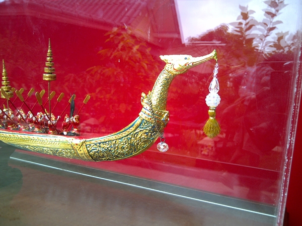 เรือพระที่นั่งจำลอง วัสดุจากโลหะ รูปที่ 4