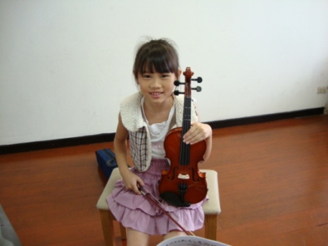 โรงเรียนสอนดนตรี,เปิดสอนดนตรีสำหรับบุคคลทั่วไปและนักเรียนนักศึกษา,สอนไวโอลิน,สอนกีต้าร์,สอนเปียโน,สอนกลองชุด,สอนเบส ตรงข รูปที่ 1