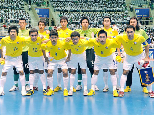 เปิดตัวถ้วยแชมป์ฟุตซอลโลก 2012 ที่โคราช รูปที่ 2