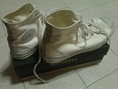 ขาย รองเท้าคอนเวิร์ส (CONVERSE) หุ้มข้อ สีขาว-ลายเส้นเทา เบอร์ 9 / 42.5 ราคา 450 บาท สภาพ 99% เหมือนใหม่