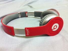 ขายราคาถูกคับ beat monster solo hd สีแดง ของเเท้ สภาพ 99 % รูปที่ 3