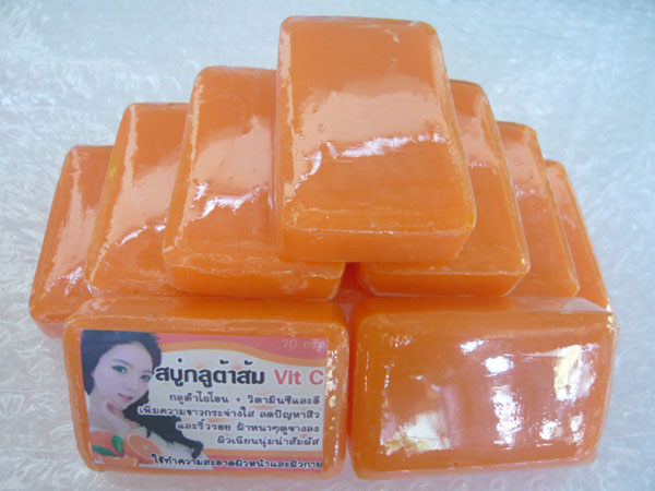 สบู่กลูต้าวิตามินซี  สูตรใหม่ขาวไวกว่าเดิม ผสาน 2 คุณค่า กลูต้าไธโอน+วิตามินซีและอี รูปที่ 2