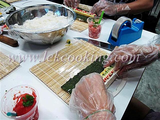 +เรียนทำซูชิ ราคาพิเศษสุด 990 บาท สอน3หลักสูตรที่ Lekcooking สุดคุ้มไม่บวกเพิ่มเติม มีของแถมให้ค่ะ รูปที่ 3
