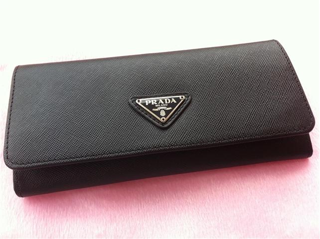 กระเป่าสตางค์ Prada saffiano calf leather wallet สีดำ รูปที่ 1