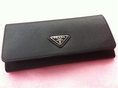 กระเป่าสตางค์ Prada saffiano calf leather wallet สีดำ