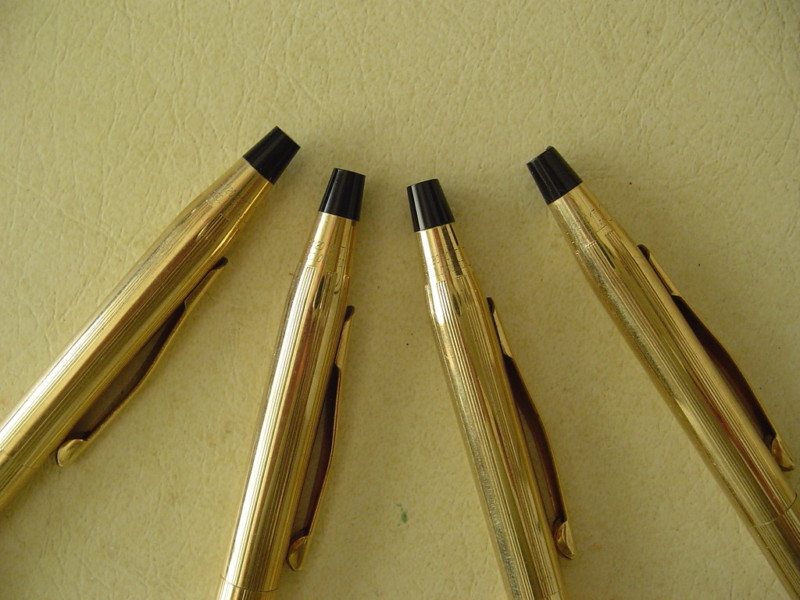 ปากกา CROSS สีทอง10 karat เป็นของสะสม ติดต่อ0814259940 รูปที่ 2