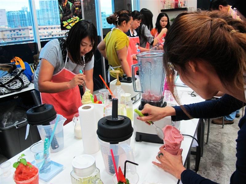 สอนน้ำผลไม้ปั่นเพื่อสุขภาพ สมูทตี้น้ำผักผลไม้ปั่นเพื่อสุขภาพ พร้อมสูตรต่างๆ สูตรล้างสารพิษ สูตรควบคุมน้ำหนักและอีกมากมาย รูปที่ 4