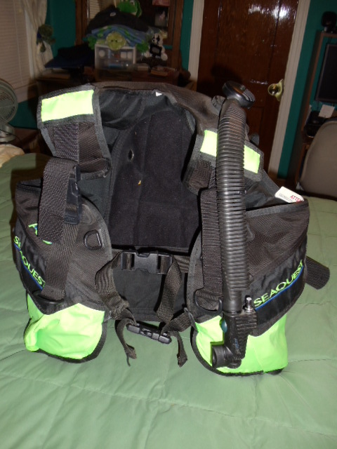 ขายอุปกรณ์ดำน้ำ  BCD และ Regulator มือสองครบชุด  10000 บาท (8) รูปที่ 3