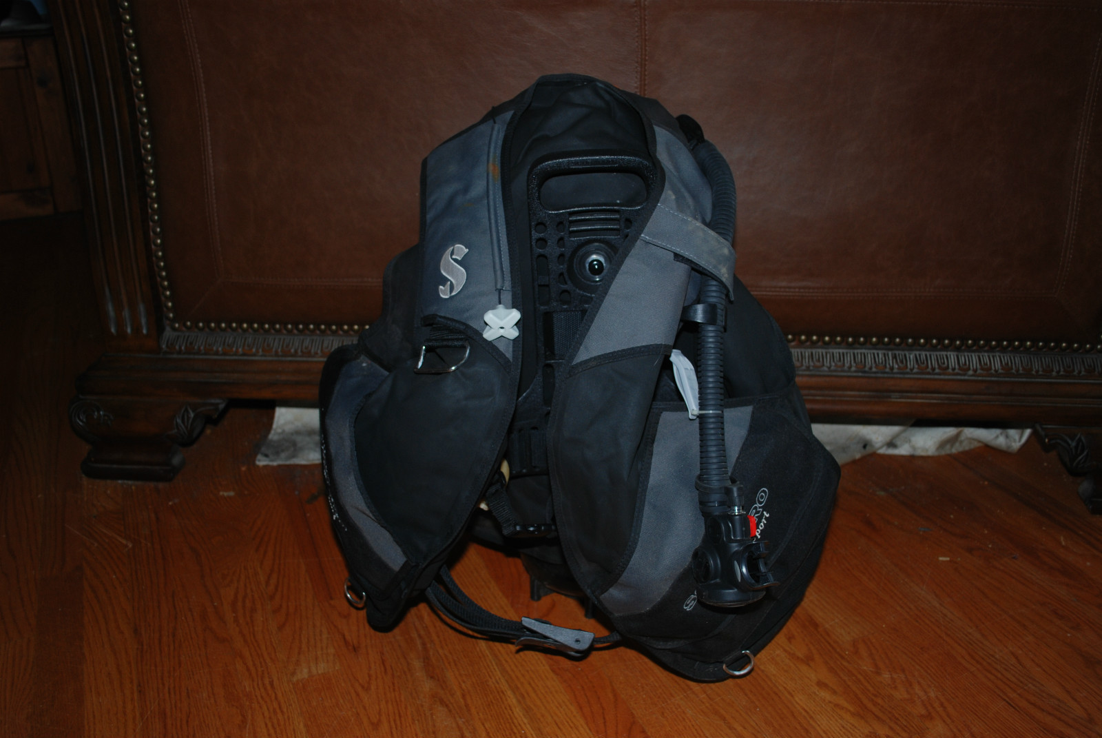 ขายอุปกรณ์ดำน้ำ  BCD และ Regulator มือสองครบชุด  10000 บาท (2) รูปที่ 3