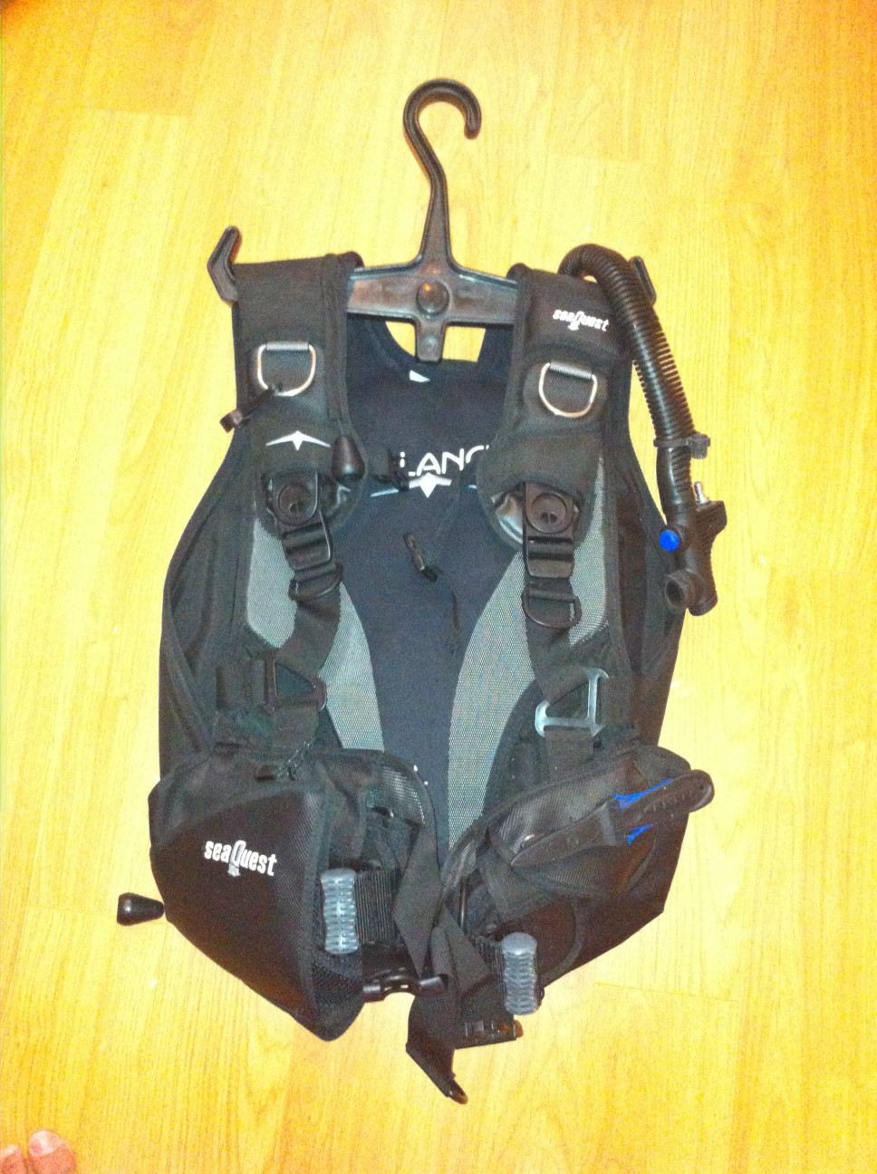 ขายอุปกรณ์ดำน้ำ  BCD และ Regulator มือสองครบชุด  10000 บาท (8) รูปที่ 2