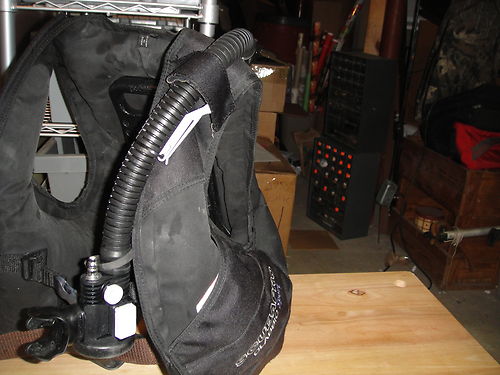 ขายอุปกรณ์ดำน้ำ  BCD และ Regulator มือสองครับชุด  10000 บาท (1) รูปที่ 4