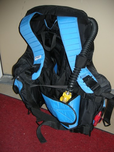 ขายอุปกรณ์ดำน้ำ  BCD และ Regulator มือสองครับชุด  10000 บาท (1) รูปที่ 3