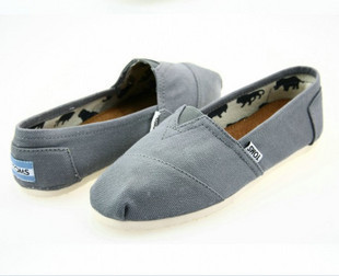 รองเท้า TOMS,รองเท้าแฟชั่น,รองเท้าหุ้มข้อ,รองเท้าแตะ,แว่นตา,แว่นตากันแดด,แว่นตาแฟชั่น,แฟชั่นเกาหลี รูปที่ 1