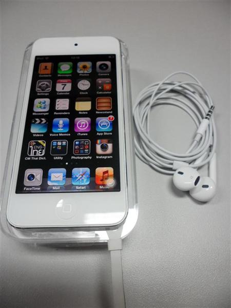 ขาย iPod Touch 5 สี Silver 32g สภาพใหม่ 99% อายุการใช้งาน 1 เดือน รูปที่ 1