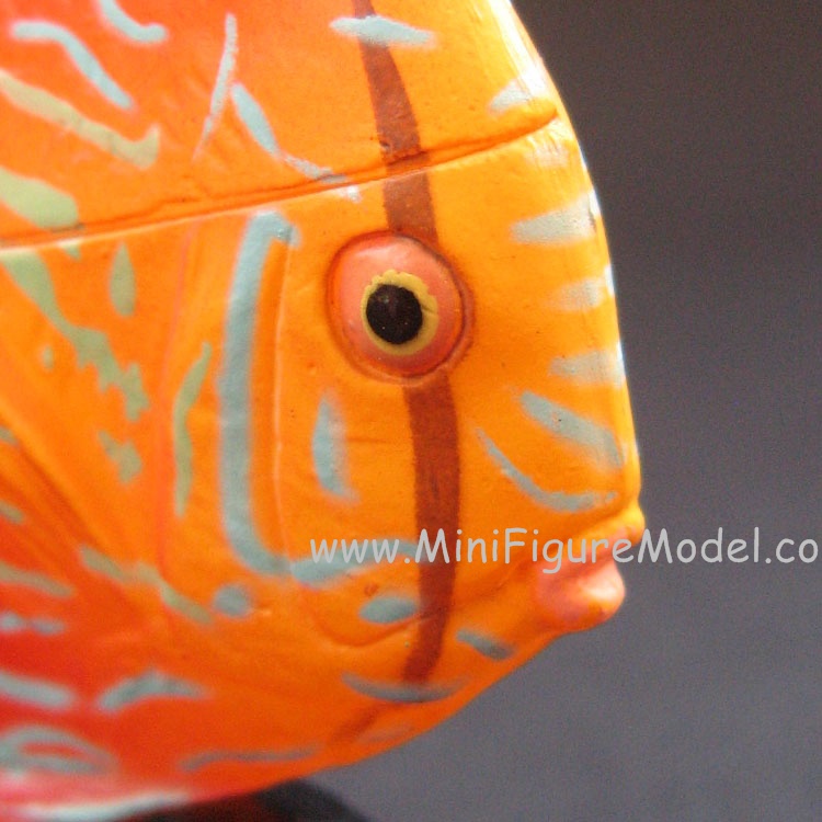ปลาปอมปาดัวร์ ฟิกเกอร์ โมเดลขนาด 1 นิ้ว choco egg animal mini figure model รูปที่ 1