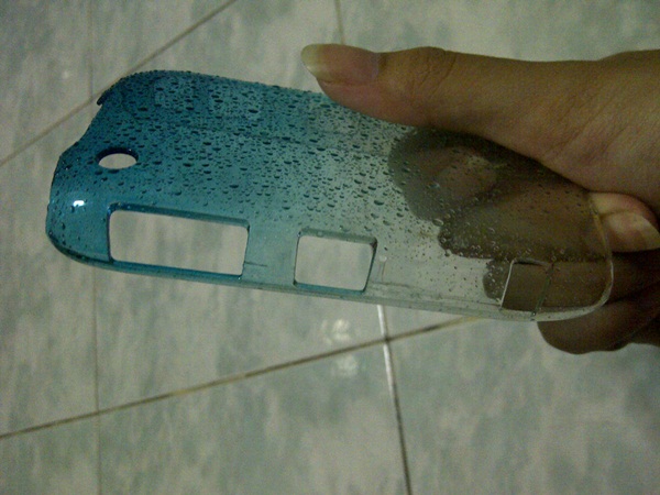 เคส BB 8520 เคสแข็งลายหยดน้ำ สีฟ้าใส รูปที่ 4