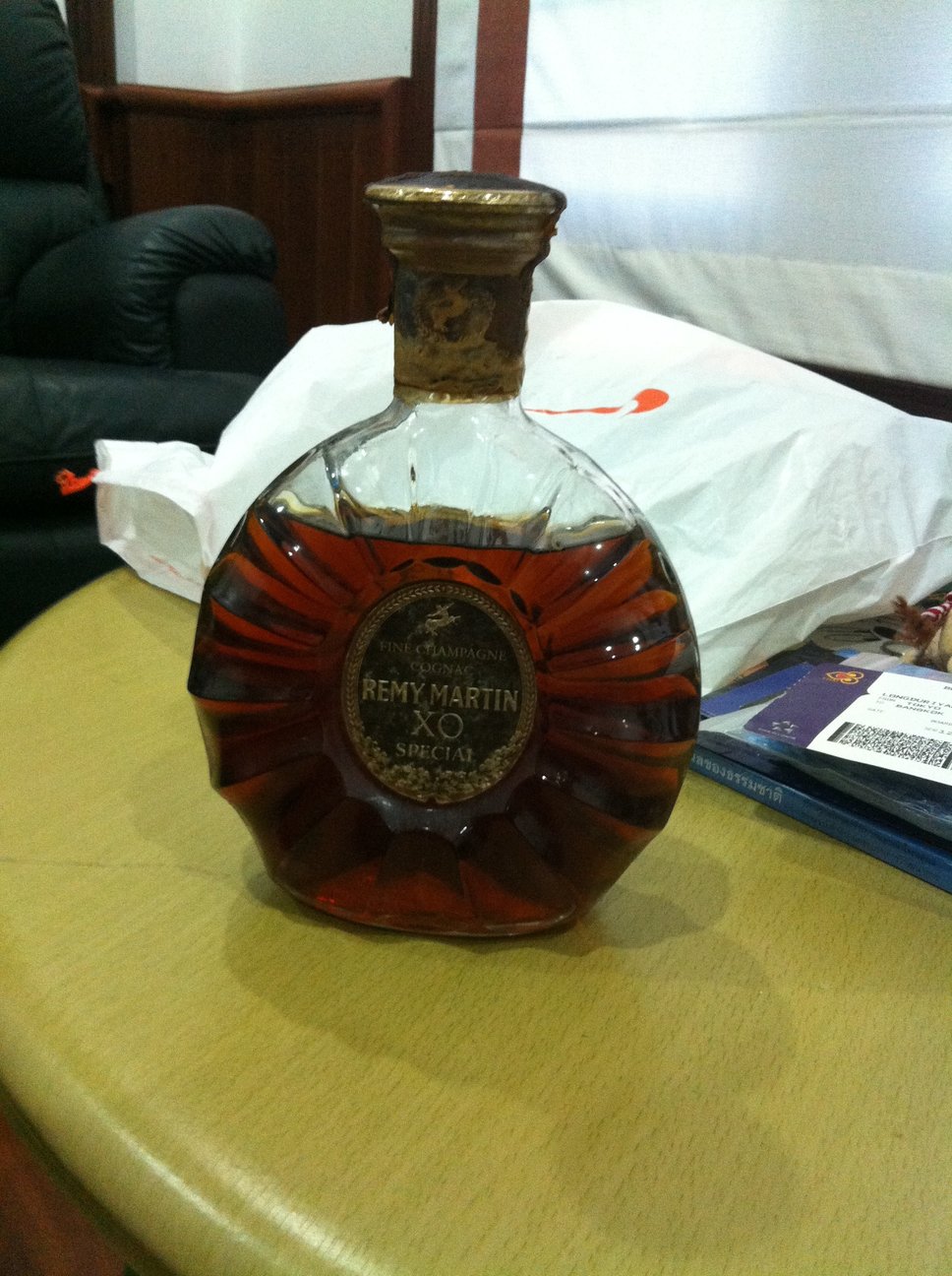 ขายเหล้าเก่า ราคาถูก BLUE LABEL , REMY MARTIN , CAMUS , SWING , CHIVAS , OTARD , NAPOLEON , 100Pipers เก่า รูปที่ 4