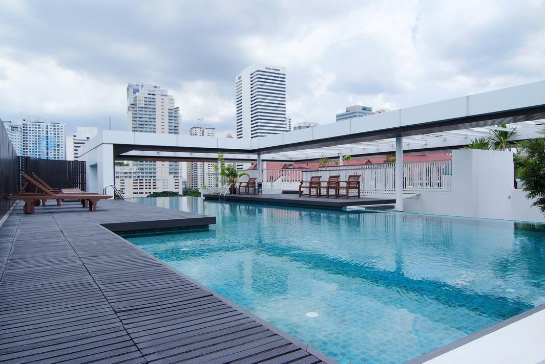 Condo for sell Urbana Sukhumvit 15 8 Floors (Penthouse is on 8th Floor) 216.7 sq.m.3 Bedrooms 4 Bathrooms This luxurious รูปที่ 1