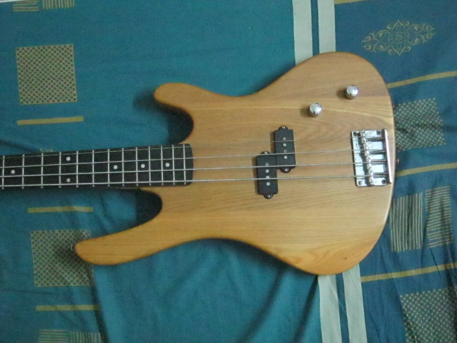 ขายเบส washburn xb100 ตู้แอป์เบสFender Rumble15 ถูกๆจ้า รูปที่ 4
