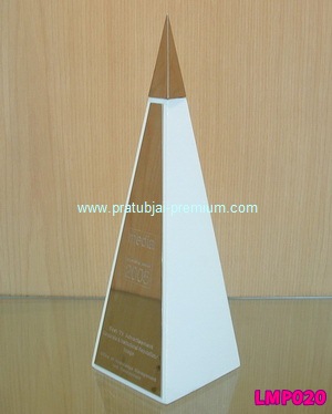 ประทับใจพรีเมี่ยม รับผลิตออกแบบ จำหน่ายสินค้าพรีเมี่ยม  ของแจก ของชำร่วยและ  โล่ห์ไม้ รูปที่ 2
