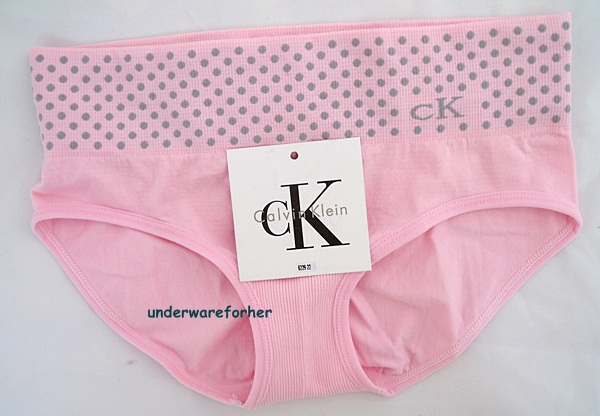 ชุดชั้นในผู้หญิง CK  สีชมพูขอบใหญ่ลายจุดมี logo ck ที่ขอบ รูปที่ 1