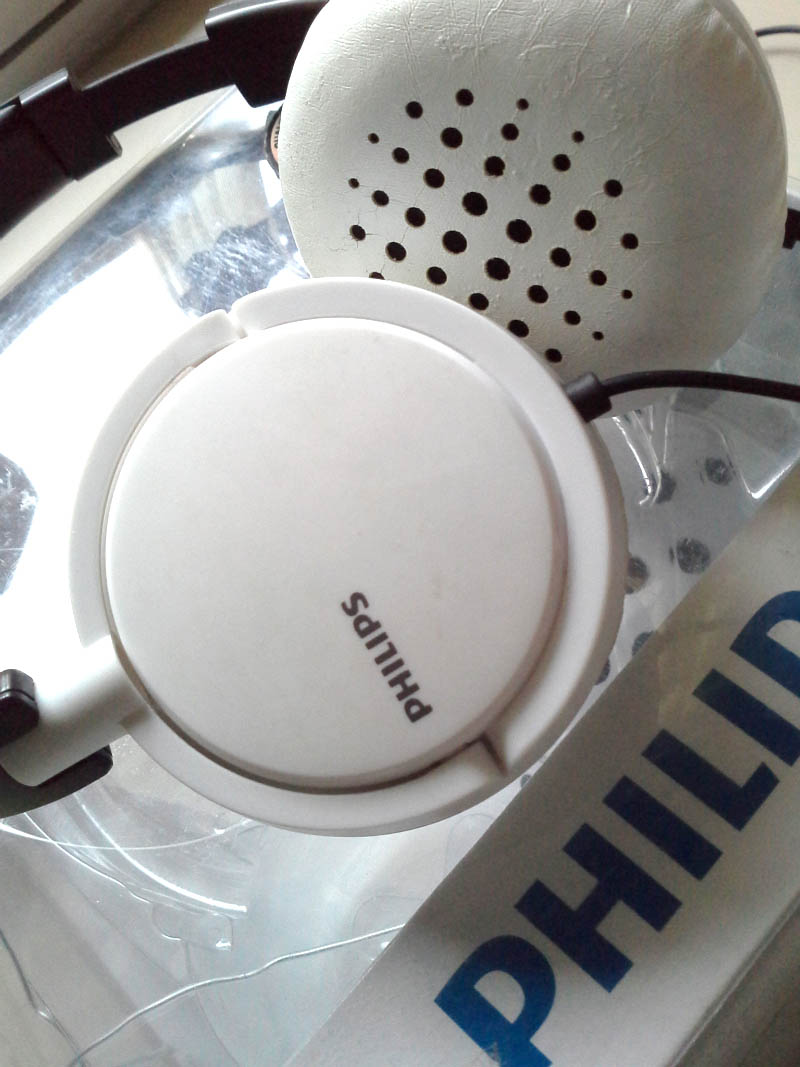 ขายหูฟัง PHILLIP EarGear ครับ เสียงเบสๆนุ่มๆ เสียดายเหมือนกัน แต่ผมไม่ได้ใช้งานแล้ว รูปที่ 4
