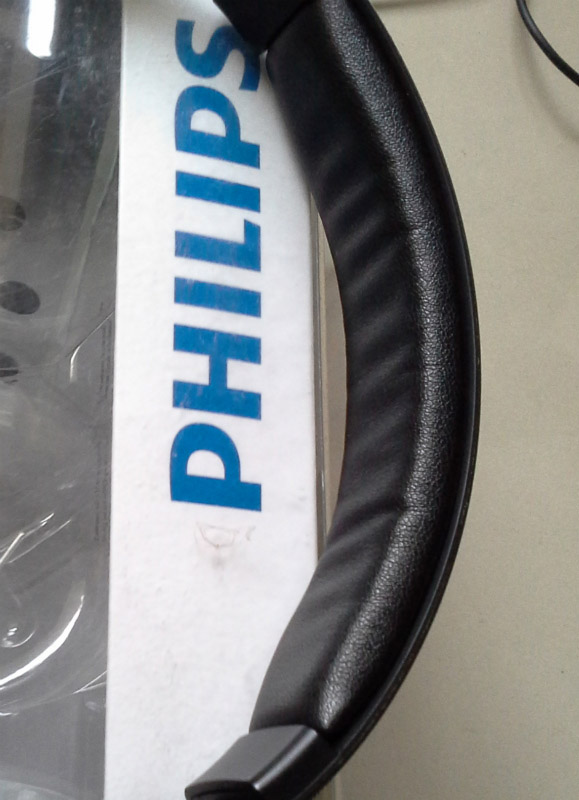 ขายหูฟัง PHILLIP EarGear ครับ เสียงเบสๆนุ่มๆ เสียดายเหมือนกัน แต่ผมไม่ได้ใช้งานแล้ว รูปที่ 1