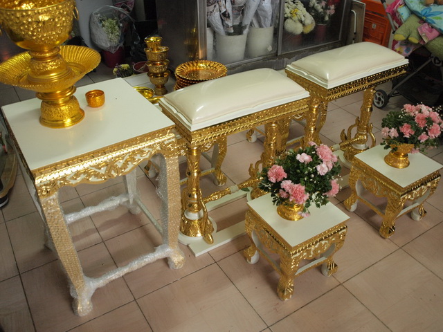 ชุดตั่งรดน้ำสังข์ (ใหม่มากๆ) ให้เช่า กับร้านดอกไม้สนามบินน้ำ รูปที่ 3
