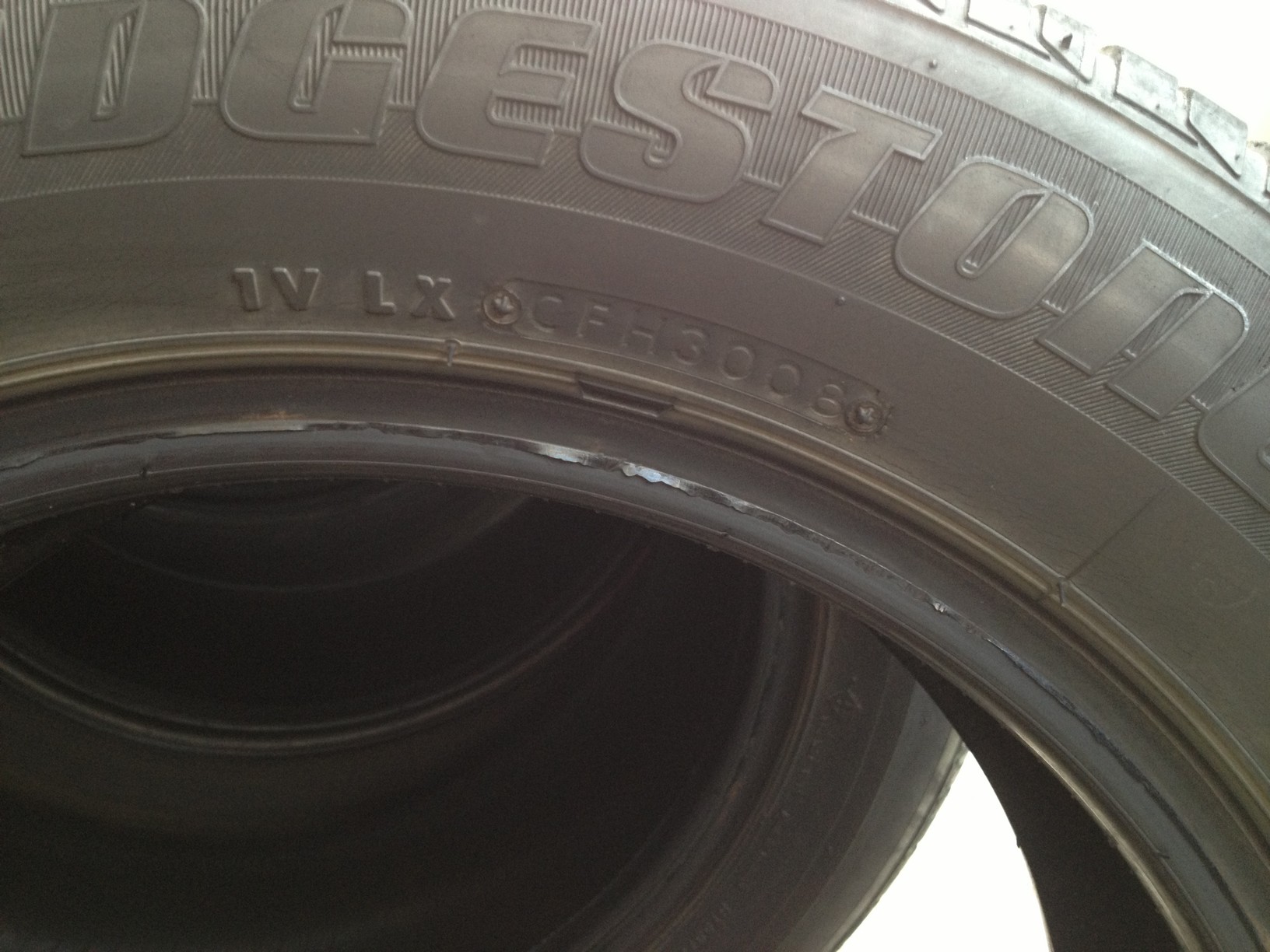 ขาย ยาง 185/65 R15 Bridgestone B250(30/08) 4 เส้น = 1500 บาท ภาพด้านในครับ รูปที่ 1