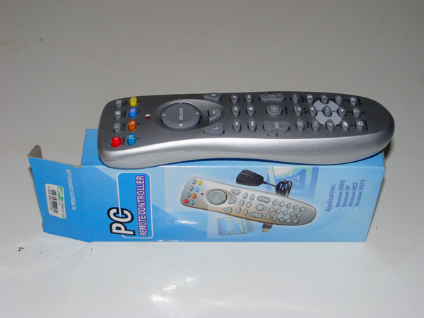 ลดล้างสต๊อก  PC remote (เหมือน remote ทีวีครับ แต่ใช้กับคอมพิวเตอร์  เป็นสินค้ามือหนึ่งค้างสต๊อกครับ  ดูหนังฟังเพลงสะดวกเหมือนเป็นเครื่องเล่น DVD ) รูปที่ 1