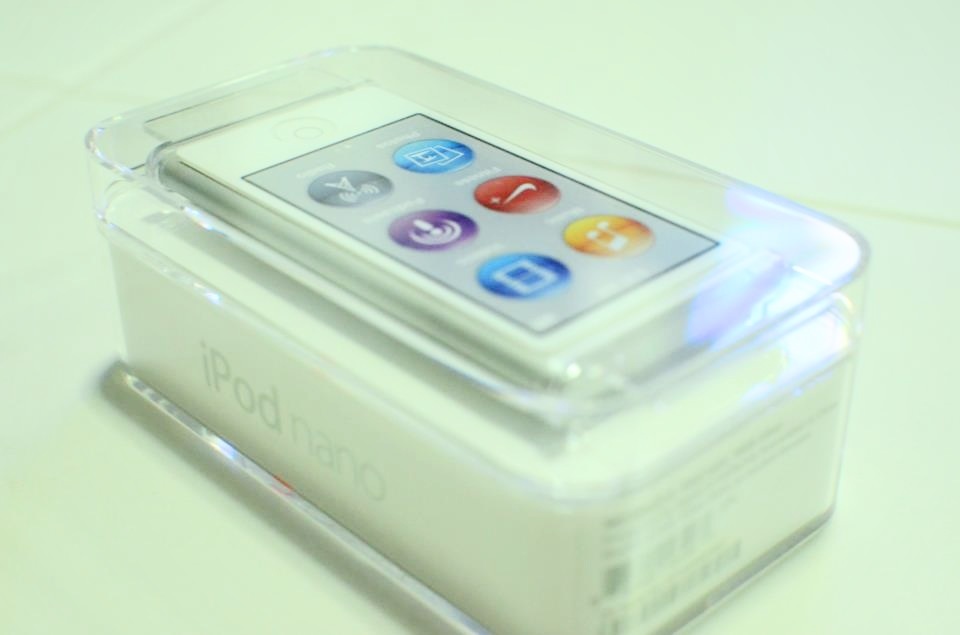 ขาย ipod nano gen7 16gb สีขาว (เครื่องศูนย์) สภาพใหม่ 99.99% ประกันเหลือ 10 เดือนกว่า รูปที่ 3
