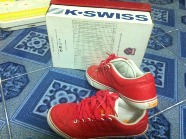 ขาย k-swiss สีแดง รูปที่ 1