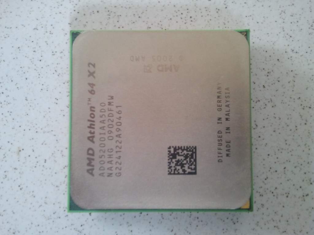 AMD Athlon(tm) 64 X2 Dual Core Processor 5200+ 2.6GHz Socket AM2 รูปที่ 1