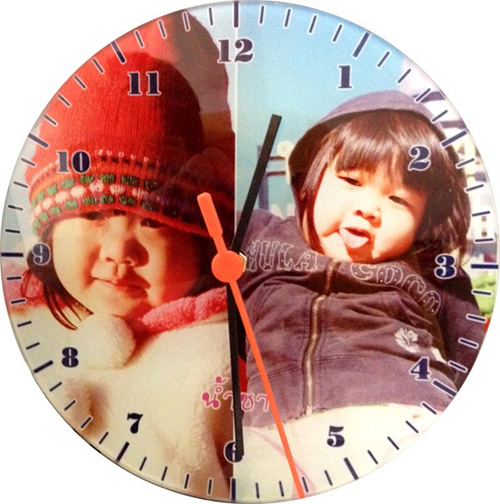 นาฬิการูปภาพที่คุณเลือกได้ สามารถนำภาพที่ประทับใจ ภาพจดจำครั้งหนึ่งในชีวิต สกรีนใส่นาฬิกากระจกแก้วกลมแบบแขวนผนัง  รูปที่ 1