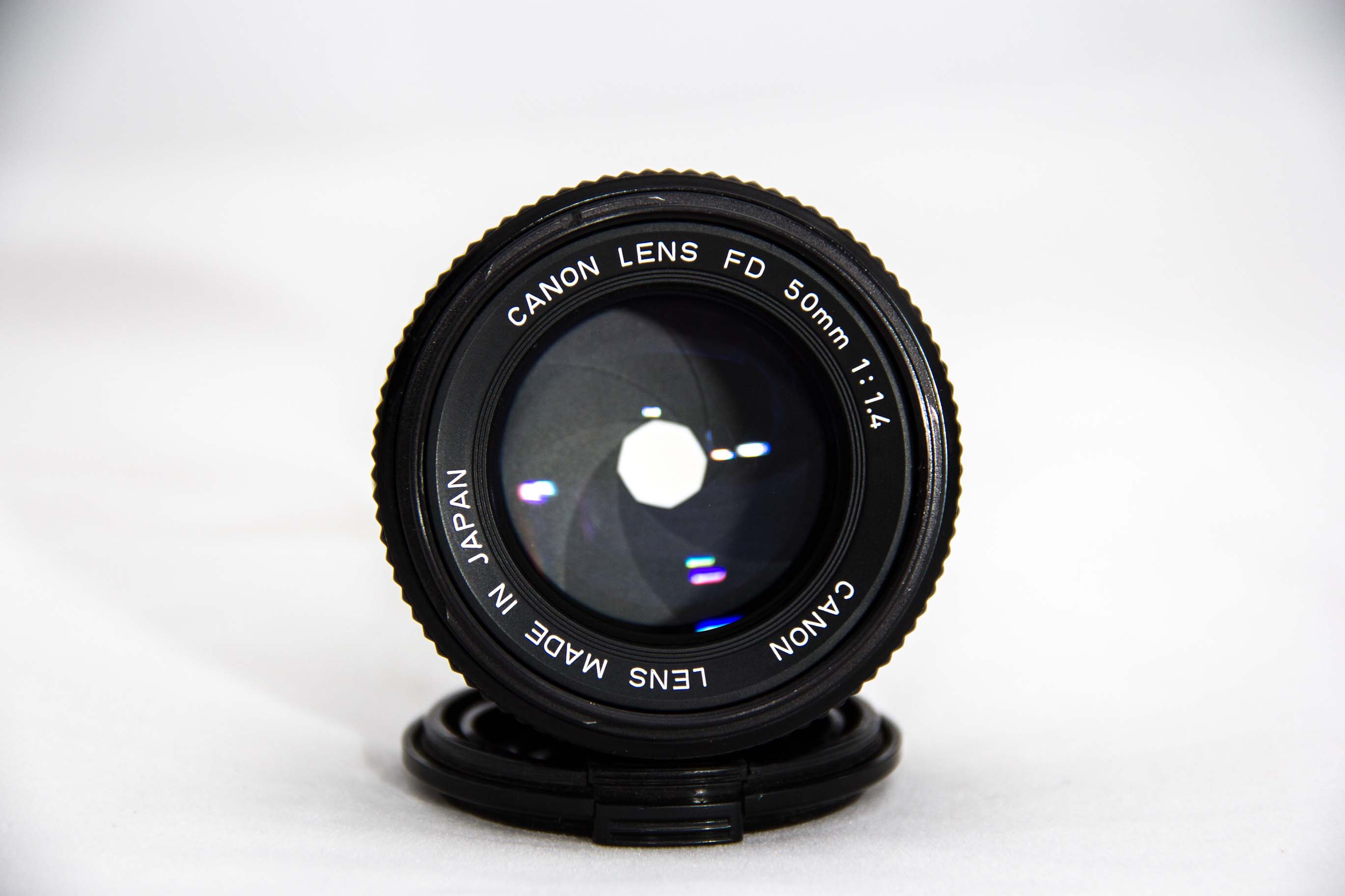 ขายเลนส์มือหมุน Canon FD 50mm 1:1.4 สภาพงามๆ รูปที่ 1