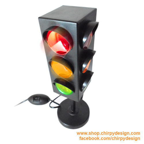 สินค้าไอเดียเก๋ๆ โคมไฟสัญญาณจราจร Traffic Lamp รูปที่ 1