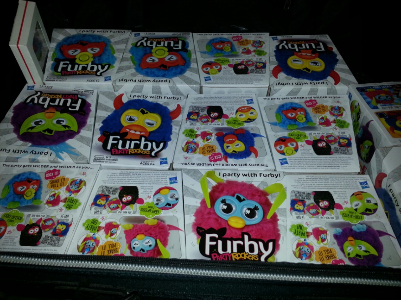 น้องFurby Party Rockers 4 สี ของแท้ จากอเมริกา นัดรับได้เลย ทุกสีราคาเดียว ราคามิตรภาพครับ รูปที่ 3