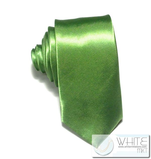 เนคไท ผ้ามันผิวเรียบ สีเขียว หน้ากว้าง 2 นิ้ว (NT048) by WhiteMKT รูปที่ 1