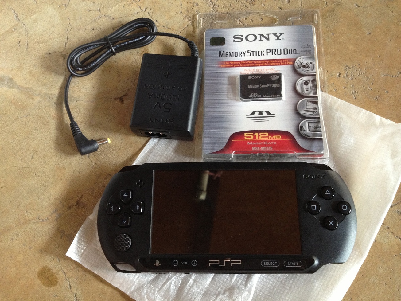 ขาย PSP-E1002 ใหม่ ราคา 2800 รูปที่ 1