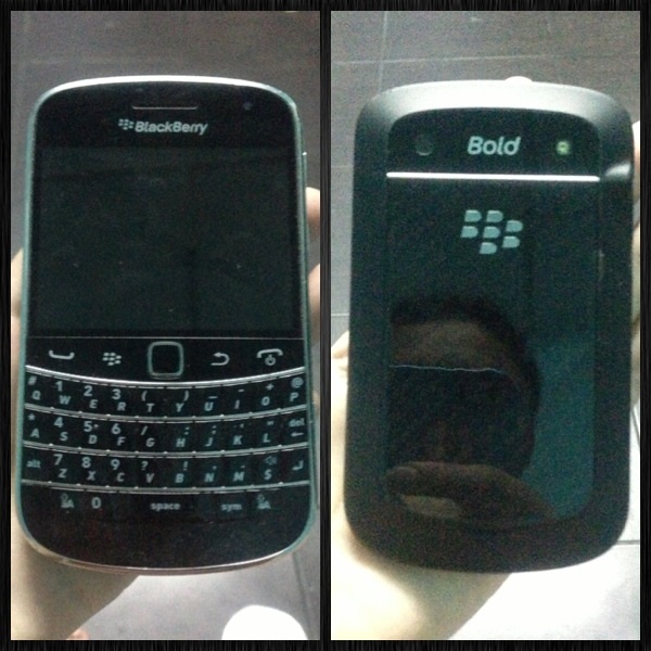 Blackberry 9900 รูปที่ 1