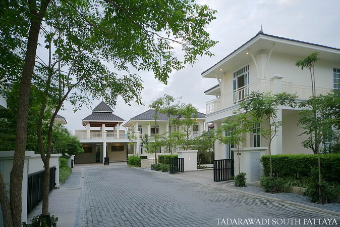 Tadarawadi - House for Sales at South Pattaya รูปที่ 1