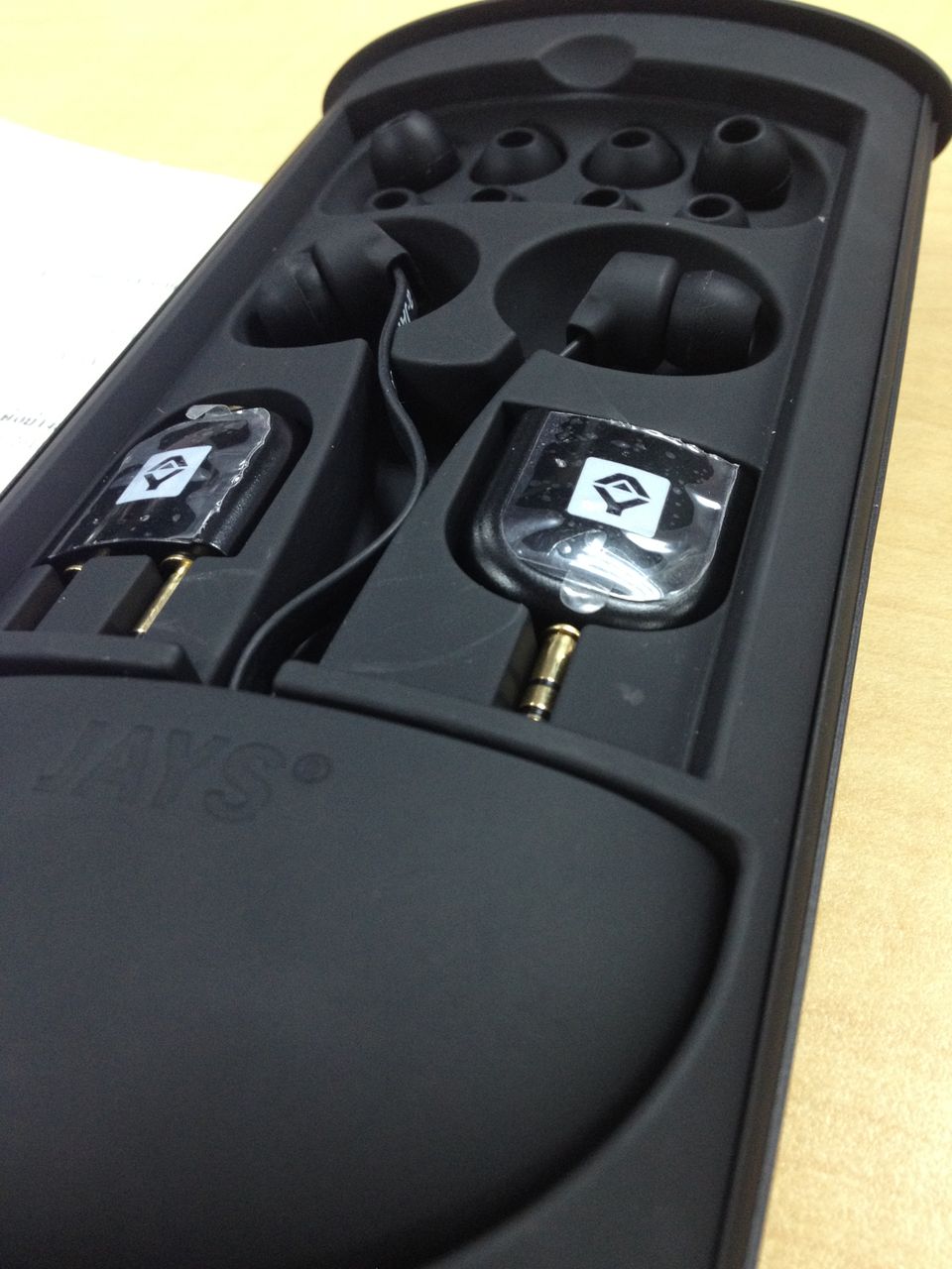 ขายหูฟัง a-JAYS Three In-Ear มือ2 ครบเซ็ทสภาพดี 100% ซื้อเมื่อวันที่ 02/05/2013 รูปที่ 6