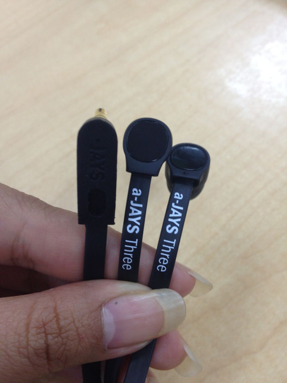 ขายหูฟัง a-JAYS Three In-Ear มือ2 ครบเซ็ทสภาพดี 100% ซื้อเมื่อวันที่ 02/05/2013 รูปที่ 5
