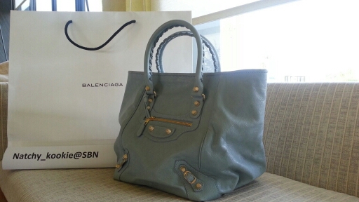 ขายกระเป๋าแบรนด์เนม Balenciaga รุ่น Limited Edition จากฝรังเศษ มือ 1ของแท้ 100 % ไมมีขายในเอเชีย ผลิตขายเฉพาะในฝรั่งเศษเท่านัน สีนี้หมดแล้ รูปที่ 4