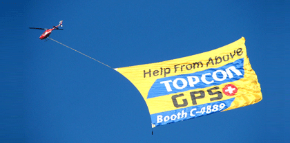  บริการเฮลิคอปเตอร์โฆษณาบินลากป้ายโฆษณา หรือ แร็ปโฆษณาบนตัวเครื่องเฮลิคอปเตอร์ ติดต่อคุณ บอย 081-400-8047 Helicopter for Advertising รูปที่ 1