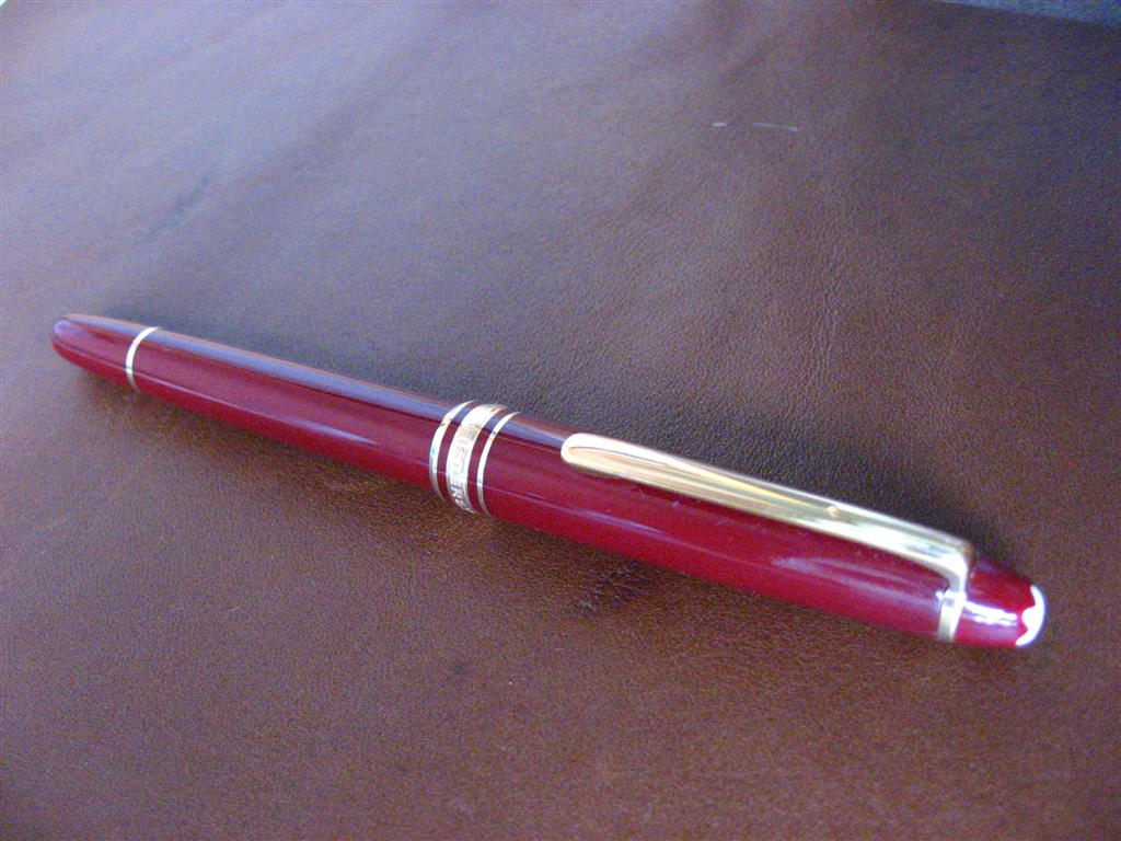 ปากกาหมึกซึม Montblanc Bodyสีแดงปากทองแท้14 K. รูปที่ 2