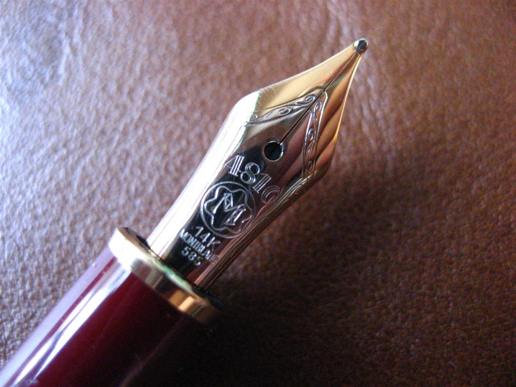 ปากกาหมึกซึม Montblanc Bodyสีแดงปากทองแท้14 K. รูปที่ 5